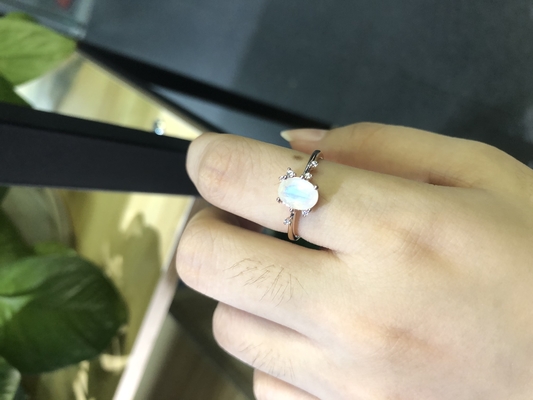 Mặt trăng hình bầu dục cắt bằng vàng trắng 14K với nhẫn CZ Nhẫn đính hôn cho phụ nữ Nhẫn kỷ niệm