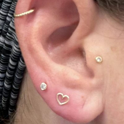 Vàng 14K có đường viền trái tim có ren phẳng trở lại hoa tai đinh tán đinh tán khuyên tai Đồ trang sức