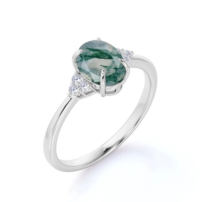 Nhẫn cổ điển 7 viên đá 1.1 carat hình bầu dục cắt mã não xanh rêu và nhẫn cưới chuôi trơn kim cương bằng vàng trắng