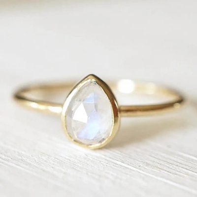 Nhẫn đính hôn Pear Moonstone Nhẫn bạc vàng 18k Trang sức đá quý tự nhiên