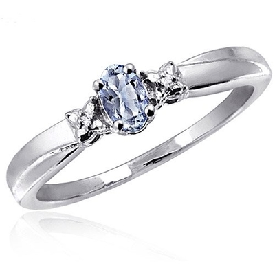 Tanzanite 0,25 carat với trang sức nhẫn bạc sterling có điểm nhấn là kim cương trắng
