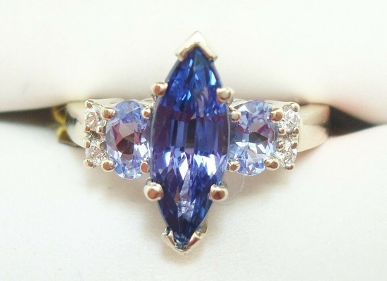 6.02 CTW Nhẫn kim cương và đá Tanzanite xanh tự nhiên Vàng trắng nguyên khối 18K