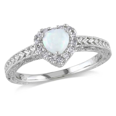Opal hình trái tim 5.0mm và 1/8 CT. T.W. Nhẫn khung kim cương bằng bạc