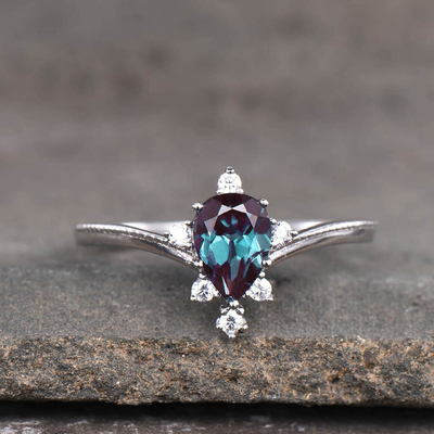 Trang sức bằng đá Alexandrite tổng hợp, Phòng thí nghiệm bằng bạc 925 đã tạo ra nhẫn Alexandrite