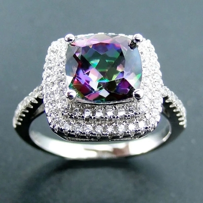 Nhẫn đính hôn đá quý mạ vàng hồng 14K Mystic Topaz White CZ Halo