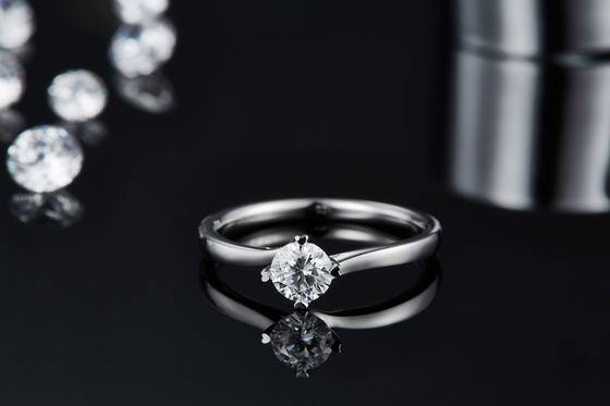 Trang sức vàng 9K Thiết kế tối giản Nhẫn bạc Moissanite 925