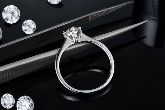 9K với trang sức Moissanite khảm bạc Nhẫn nữ tối giản