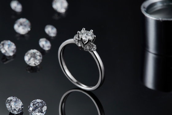 Phong Cách Hoa Độc Đáo Mạ Vàng Trắng Nhẫn Tùy Chỉnh Moissanite Nhẫn Đính Hôn Nữ Trang Sức