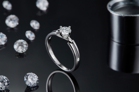 Trang sức kim cương Moissanite và Sapphire Platineve hình vuông màu trắng Nhẫn nữ bằng bạc1.94CTW