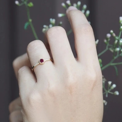 Quà tặng Bạc sterling Nhẫn đính hôn hình lục giác hồng ngọc tự nhiên Dainty Unique