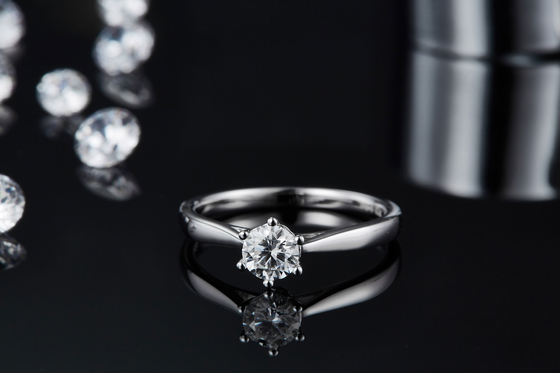 Trang sức cưới tối giản Nhẫn bạc 9K Cắt tròn Moissanite trắng CZ