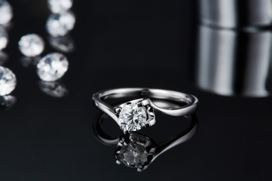 RD 4MM Hình Thang Trắng Moissanite Nhẫn Bạc 9K CZ Trang Sức Cưới Tối Giản