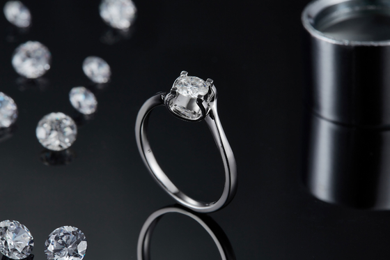 RD 4MM Hình Thang Trắng Moissanite Nhẫn Bạc 9K CZ Trang Sức Cưới Tối Giản