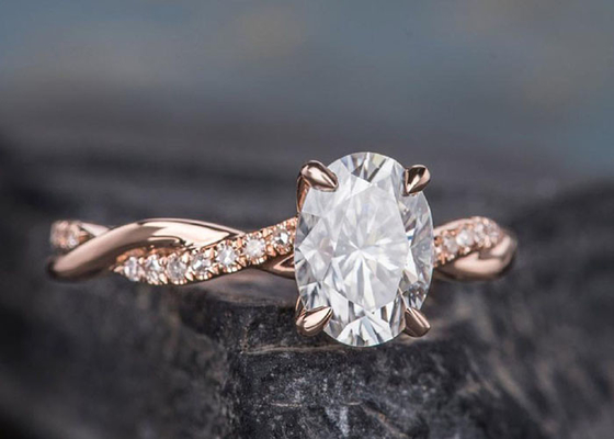 Nhẫn đính hôn hình bầu dục Mossianite 2,5ct Chất liệu vàng hồng 18K