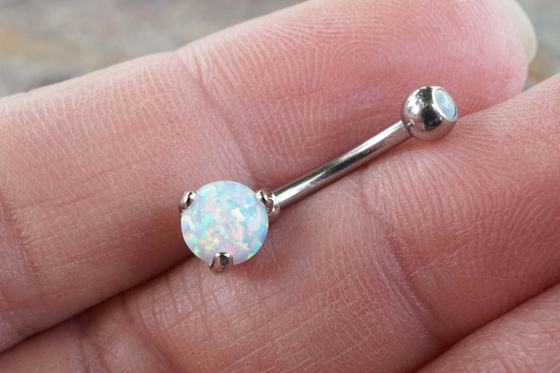 Chiều dài 25mm Đinh tán mũi bằng vàng 18k, Vòng xỏ lỗ mũi OEM với Opal linh sam trắng