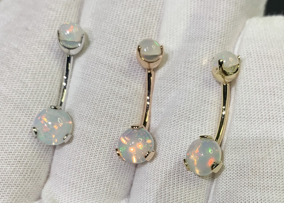 Chiều dài 25mm Đinh tán mũi bằng vàng 18k, Vòng xỏ lỗ mũi OEM với Opal linh sam trắng