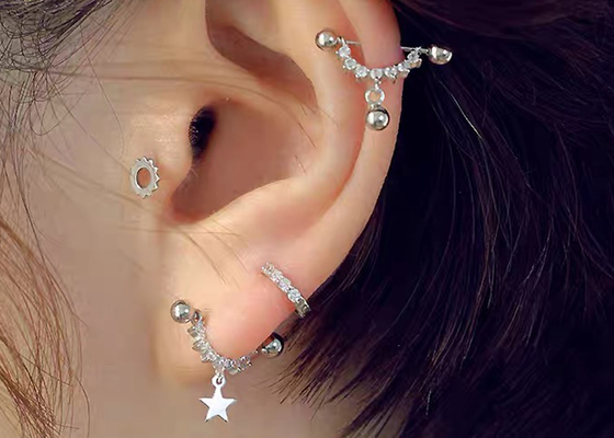 14k 0.2ct vàng đeo trên cơ thể Trang sức khuyên tai Hình dạng vòng 8mm ODM cho nữ cô gái