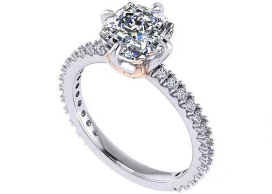 Vòng kim cương vàng trắng OEM 18k, Vòng đính hôn cắt đệm 8,13 × 7,87 × 5,13mm