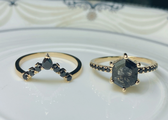 Nhẫn đính hôn Moissanite hình lục giác màu đen, 0,78ct 19 chiếc Lab đã tạo Nhẫn đính hôn Moissanite