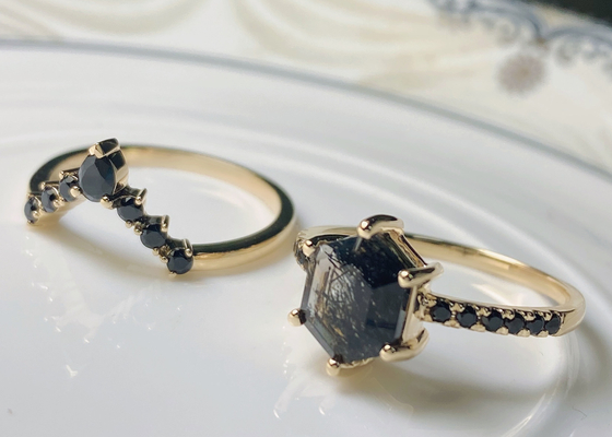 Nhẫn đính hôn Moissanite hình lục giác màu đen, 0,78ct 19 chiếc Lab đã tạo Nhẫn đính hôn Moissanite