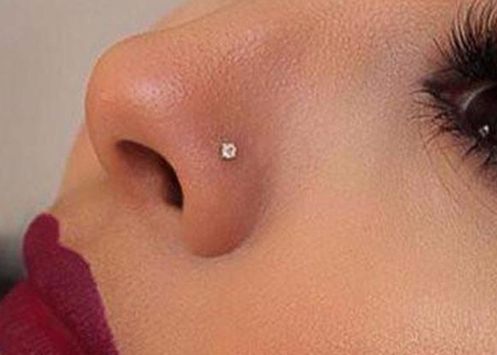 Xỏ mũi bằng vàng 18K sang trọng Hình chữ L Độ dày 0,6mm Không gây dị ứng