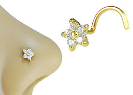 Hình dạng bông hoa Đinh kim cương vàng 18k với kim cương chính hãng 1,5mm 0,07ct 4 miếng