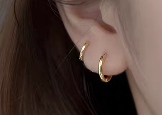 Bông tai vòng vàng 14k gợi cảm Helix ODM cho nữ Kích thước 1,2mm × 10mm