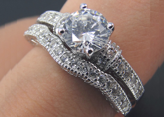 Nhẫn cưới đính kim cương 2 Carat Hình tròn OEM ODM