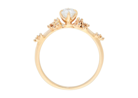 Nhẫn kim cương cắt ngọc lục bảo thời trang, nhẫn đính hôn đặt móng vuốt với đá 6 × 8mm