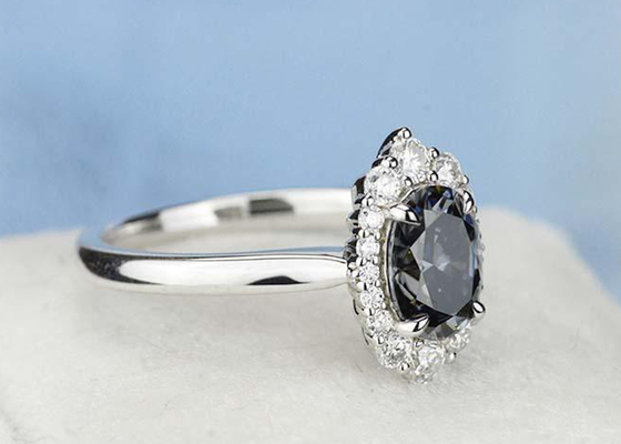 3 Carat Oval Lab Grown Moissanite Ring Màu Xám đậm Kích thước 8 × 10MM