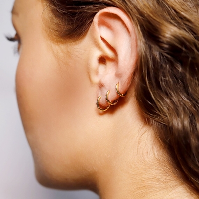 0.06ct Kim cương Huggie Hoop Earrings 8mm 7mm 6mm size 1,3-1,5g Trọng lượng