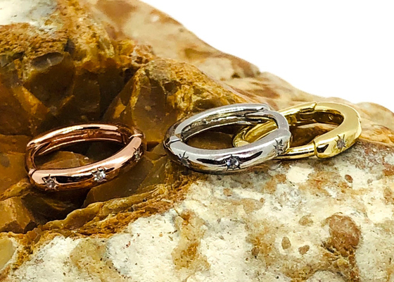 8,4mm Hoop Bông tai vàng 9K khắc Sao Bắc Đẩu bằng kim cương Moissanite