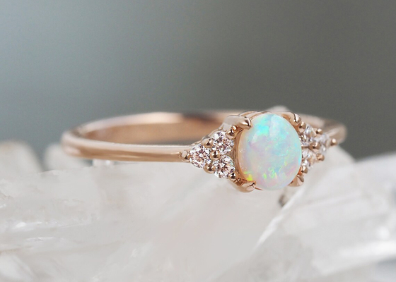 Vòng vàng 9K cắt Cobochon, Vòng đá Opal tự nhiên 0,5ct Kích thước 5 × 7MM