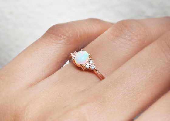 Vòng vàng 9K cắt Cobochon, Vòng đá Opal tự nhiên 0,5ct Kích thước 5 × 7MM