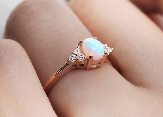 Vòng vàng 9K cắt Cobochon, Vòng đá Opal tự nhiên 0,5ct Kích thước 5 × 7MM