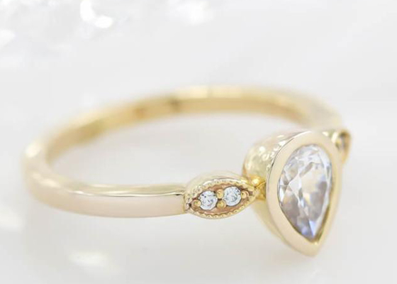 Nhẫn Moissanite vàng 10k 0,77carat, Nhẫn đính hôn Solitaire vàng Kích thước 5 × 7mm