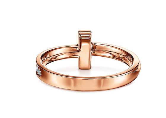 Vòng trang sức vàng rắn 18K rộng 2,5mm với kim cương tròn Trọng lượng 0,8CT